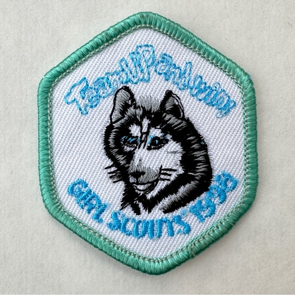 Team Up and Win 1998 Girl Scouts Embroidered Patch - Picture 2 of 9